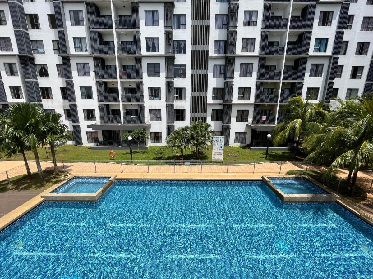 Sg Resort Residence - Beach & Waterpark Kuantan Ngoại thất bức ảnh